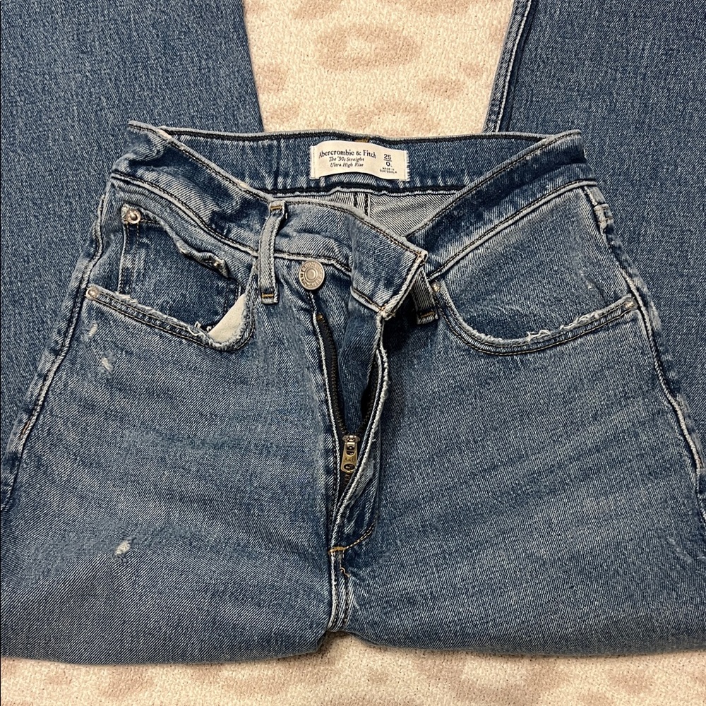 Abercrombie & Fitch Women's Classic Straight Leg Jeans - Dark Blue